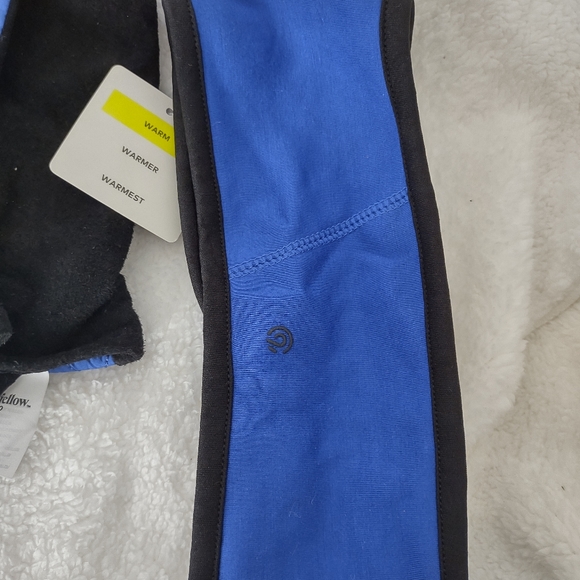 Beautiful Blue Isotoner Gloves & Earband Blue M/L - Picture 4 of 7